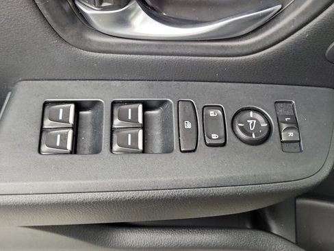 Certified 2025 Honda Pilot Touring image 19