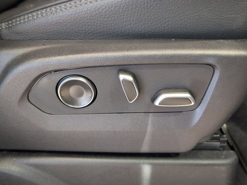 Used 2025 GMC Yukon Denali image 46