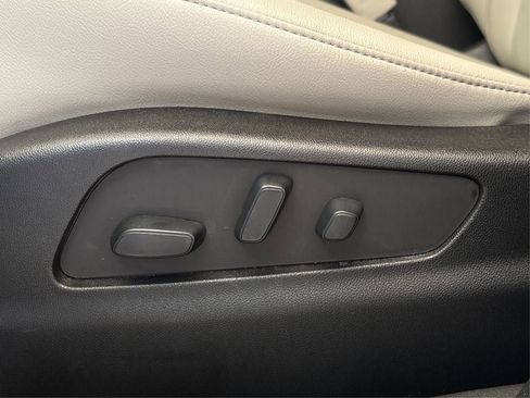 Certified 2023 Cadillac XT4 Luxury image 33