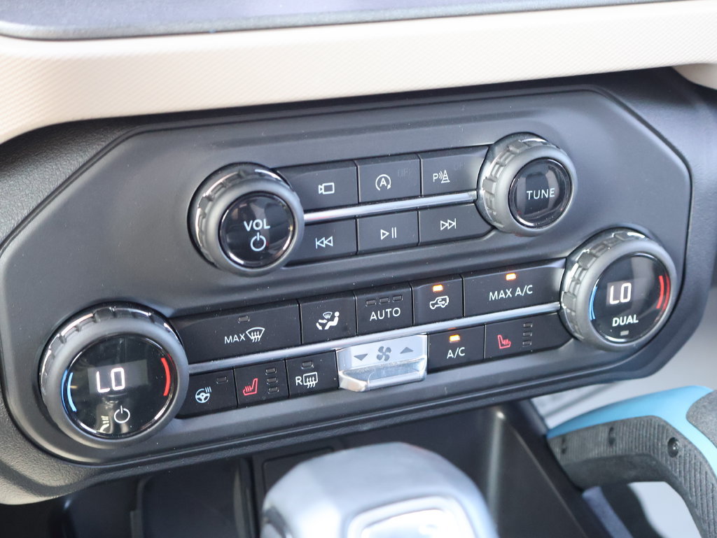 Used 2024 Ford Bronco Wildtrak AWD/4WD image 35
