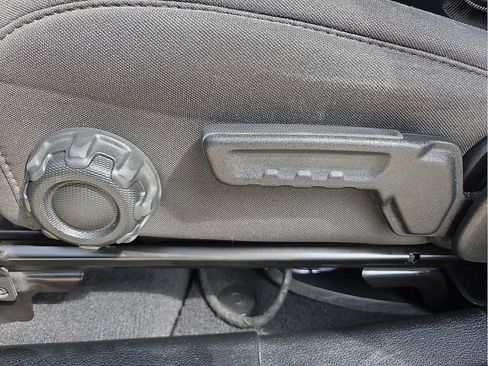 Used 2018 Jeep Wrangler Sport AWD/4WD image 24