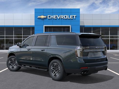 New 2026 Chevrolet Suburban Z71 w/ Comfort Package AWD/4WD image 3