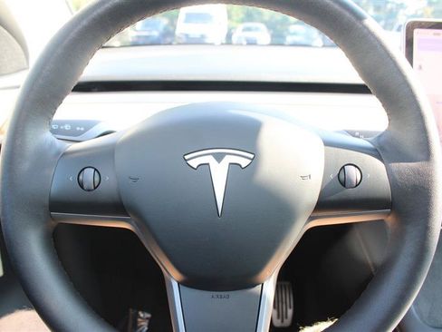 Used 2023 Tesla Model Y Long Range AWD/4WD image 13