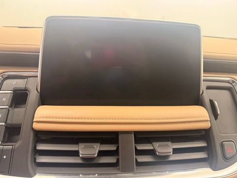 Used 2021 Chevrolet Tahoe Premier AWD/4WD image 15
