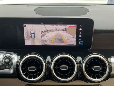 Used 2020 Mercedes-Benz GLB 250 4MATIC image 33