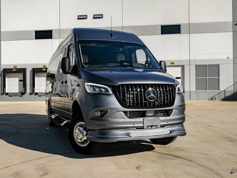 Used 2025 Mercedes-Benz Sprinter 3500 image 20