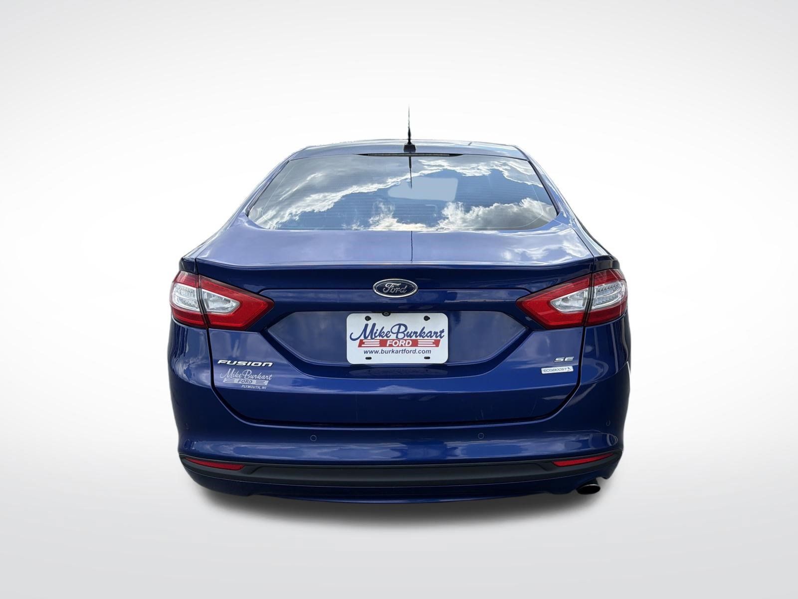 Used 2016 Ford Fusion SE w/ Equipment Group 202A FWD image 10