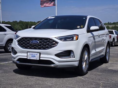 Certified 2022 Ford Edge Titanium w/ Equipment Group 301A AWD/4WD image 3