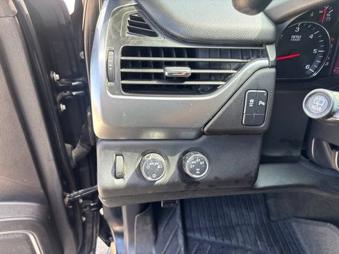 Used 2016 Chevrolet Tahoe 4WD image 13