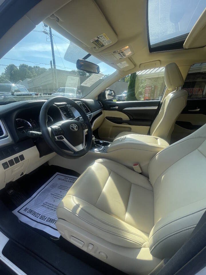 Used 2016 Toyota Highlander XLE AWD/4WD image 8