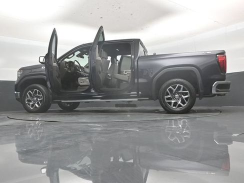 Used 2022 GMC Sierra 1500 SLT AWD/4WD image 60