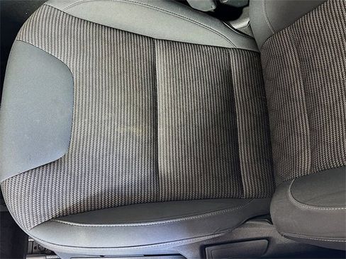 Used 2018 Kia Niro LX image 18