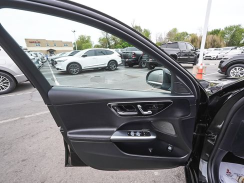 Used 2025 Mercedes-Benz C 300 4MATIC Sedan image 9