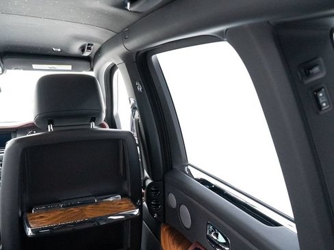 Certified 2023 Rolls-Royce Cullinan AWD/4WD image 31