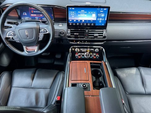 Certified 2024 Lincoln Navigator L Reserve AWD/4WD image 13