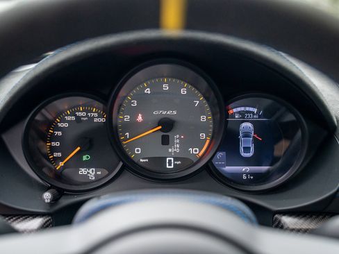 Certified 2025 Porsche 718 Cayman GT4 RS image 15