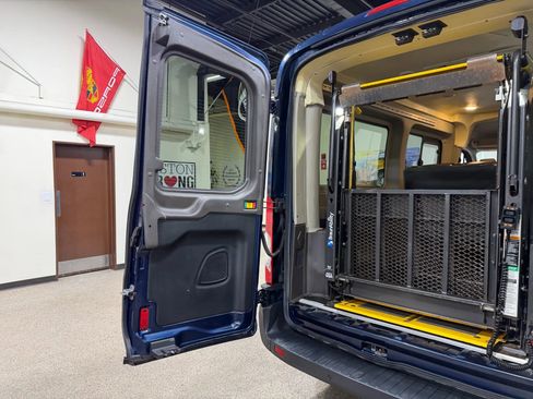 Used 2015 Ford Transit 250 148 Medium Roof image 40