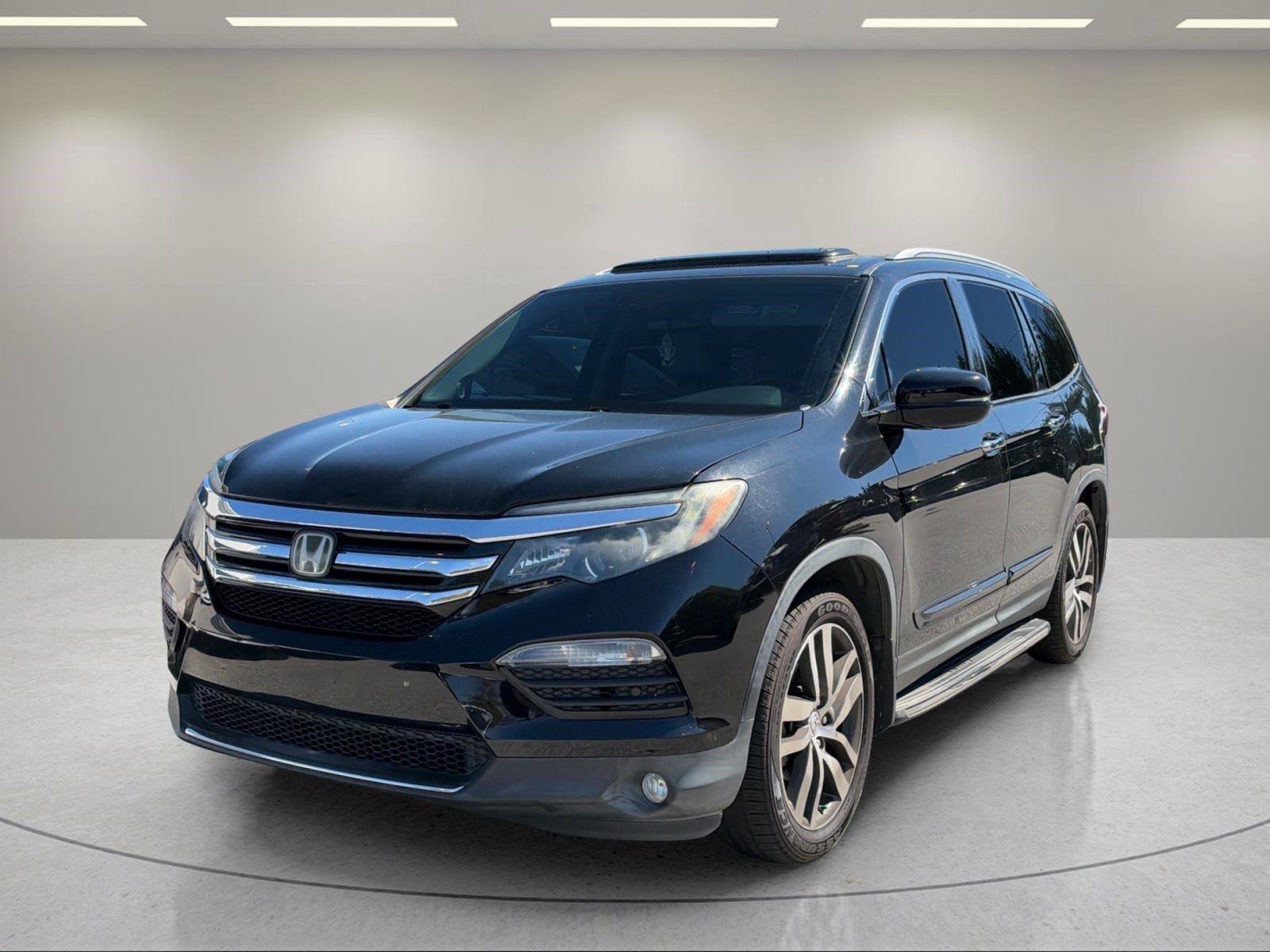 Used 2016 Honda Pilot Elite image 2