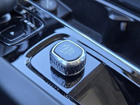 Used 2024 Volvo S60 B5 Core image 22