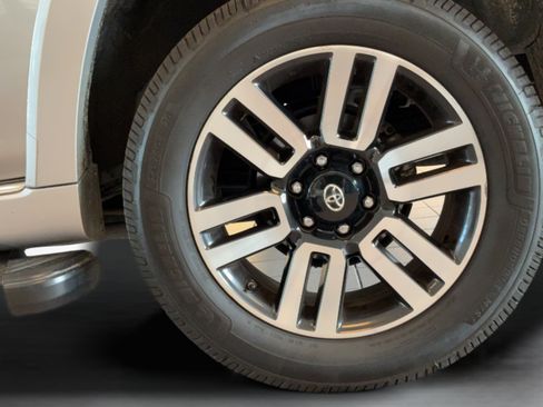 Used 2020 Toyota 4Runner Limited AWD/4WD image 41