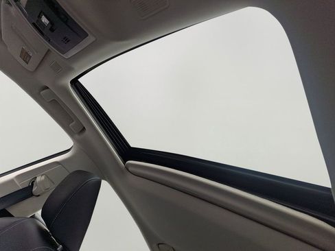 Used 2019 Lexus ES 300h w/ Luxury Package image 15