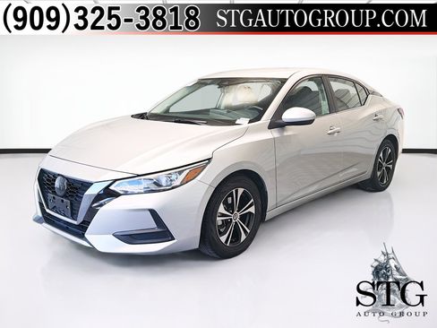 Used 2022 Nissan Sentra SV image 1