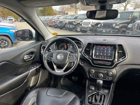 Used 2019 Jeep Cherokee Limited image 37