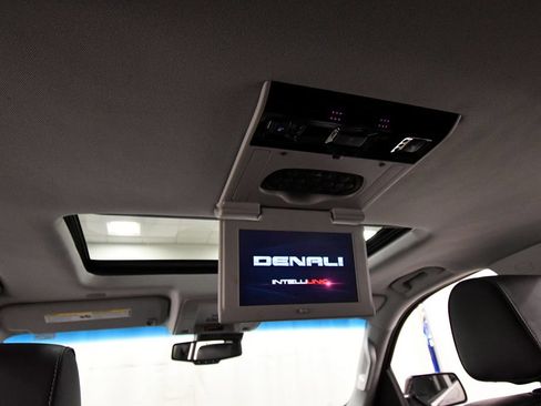 Used 2020 GMC Yukon XL Denali w/ Open Road Package AWD/4WD image 17