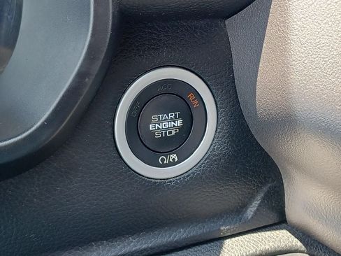 Used 2020 RAM 1500 Big Horn AWD/4WD image 18