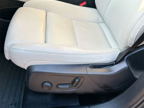 Used 2025 Volvo XC40 B5 Ultra w/ Protection Package Premier image 9