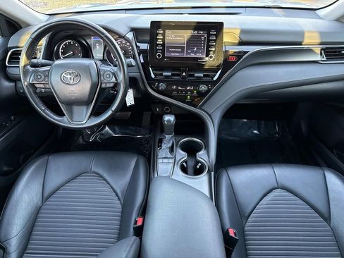 Used 2022 Toyota Camry SE image 21