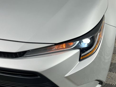 Used 2024 Toyota Corolla LE FWD image 12