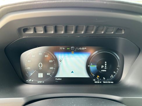 Used 2022 Volvo XC90 T8 R-Design w/ Advanced Package image 17