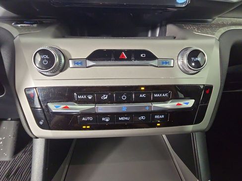 Used 2022 Ford Explorer Timberline w/ Timberline Technology Package image 14