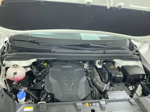 Used 2024 Kia Carnival LX image 18