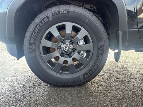 Used 2024 Toyota Land Cruiser image 17