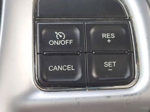 Used 2012 Chrysler 300 Limited image 24