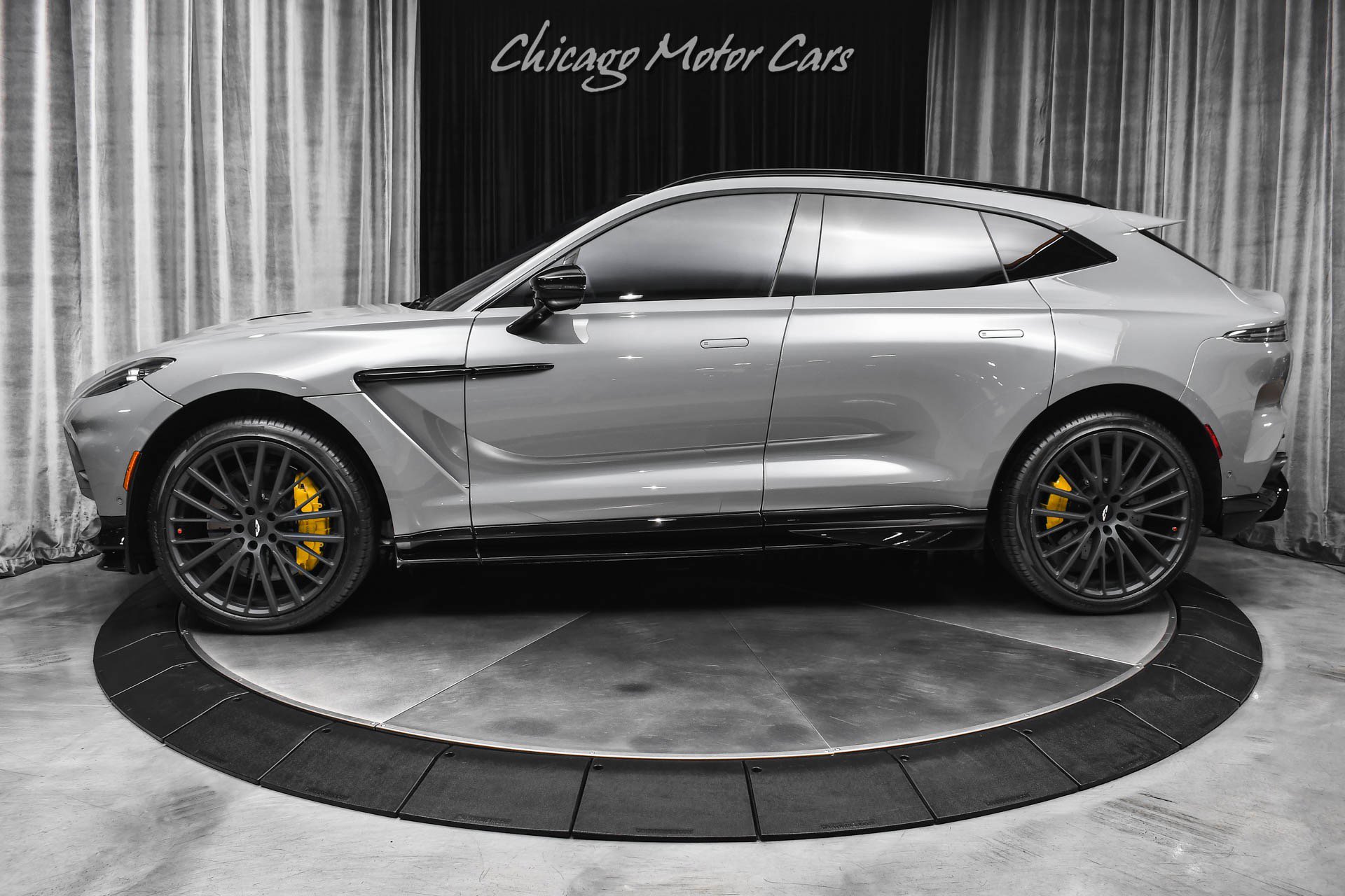 Used 2025 Aston Martin DBX 707 AWD/4WD image 1