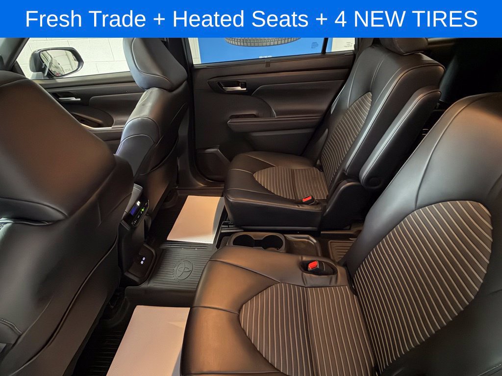 Used 2024 Toyota Highlander XSE AWD/4WD image 16