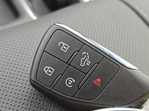 New 2026 GMC Sierra 1500 SLT w/ SLT Convenience Package image 15