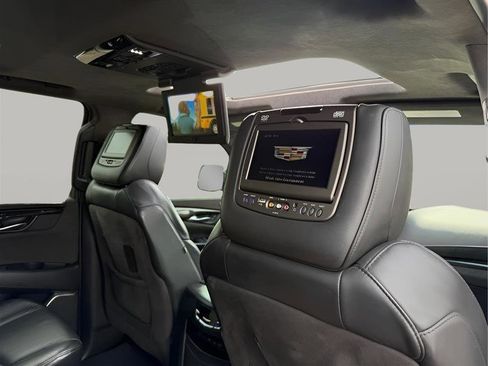 Used 2018 Cadillac Escalade Platinum image 38