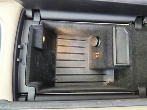 Used 2022 BMW 740i w/ M Sport Package image 54