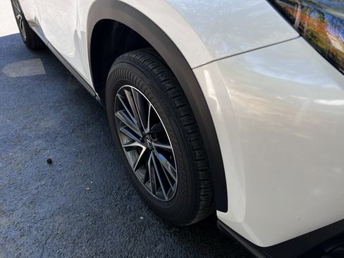 Used 2025 Lexus NX 250 FWD w/ Towing Package (2000 Lbs) image 11