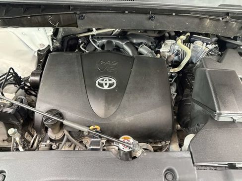 Used 2018 Toyota Highlander Limited Platinum AWD/4WD image 33