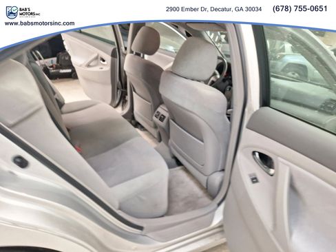 Used 2011 Toyota Camry Hybrid image 12