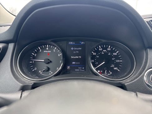 Used 2018 Nissan Rogue SV image 8