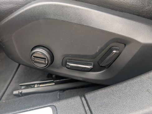 Used 2022 Volvo S60 T8 R-Design Expression w/ Protection Package Premier image 17