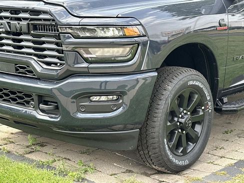 New 2026 RAM 3500 Big Horn AWD/4WD image 7