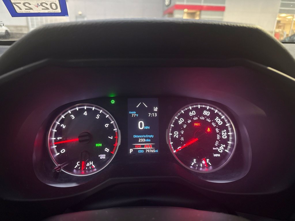 Used 2021 Toyota RAV4 XLE FWD image 3