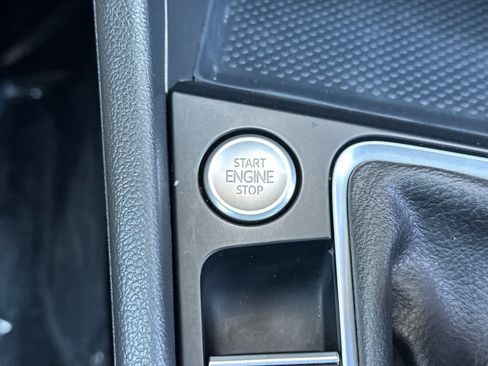Used 2024 Volkswagen Jetta SE FWD image 20